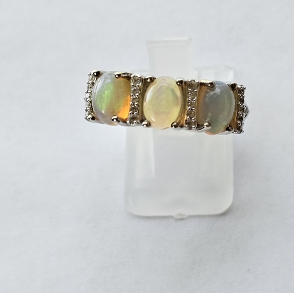 Genuine Welo Opals and Diamond Ring in Platinum over Sterling Silver Sz 6! - Picture 6 of 12